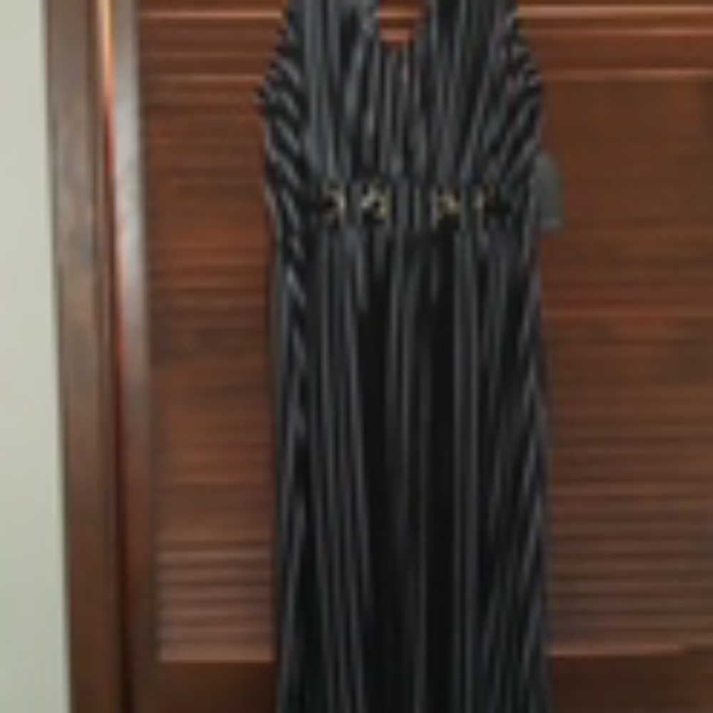 Black warpper and kaari blue